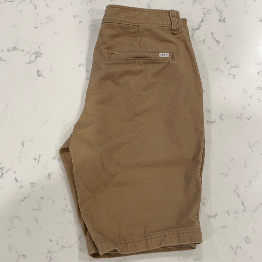 Abercrombie & Fitch Men’s Khaki Shorts